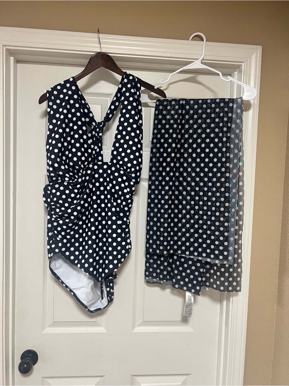 SHEIN Black and White Polka Dot One-Piece Swimsuit with Matching Cover-Up